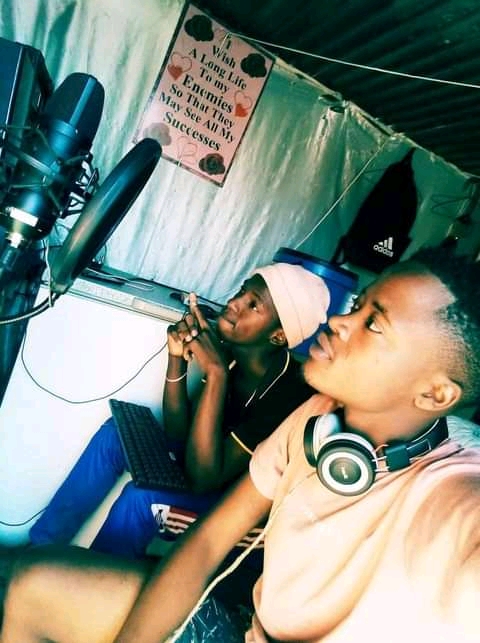 Mr lol siyakuphakamisela - Silverstar King x stonner da vocalist