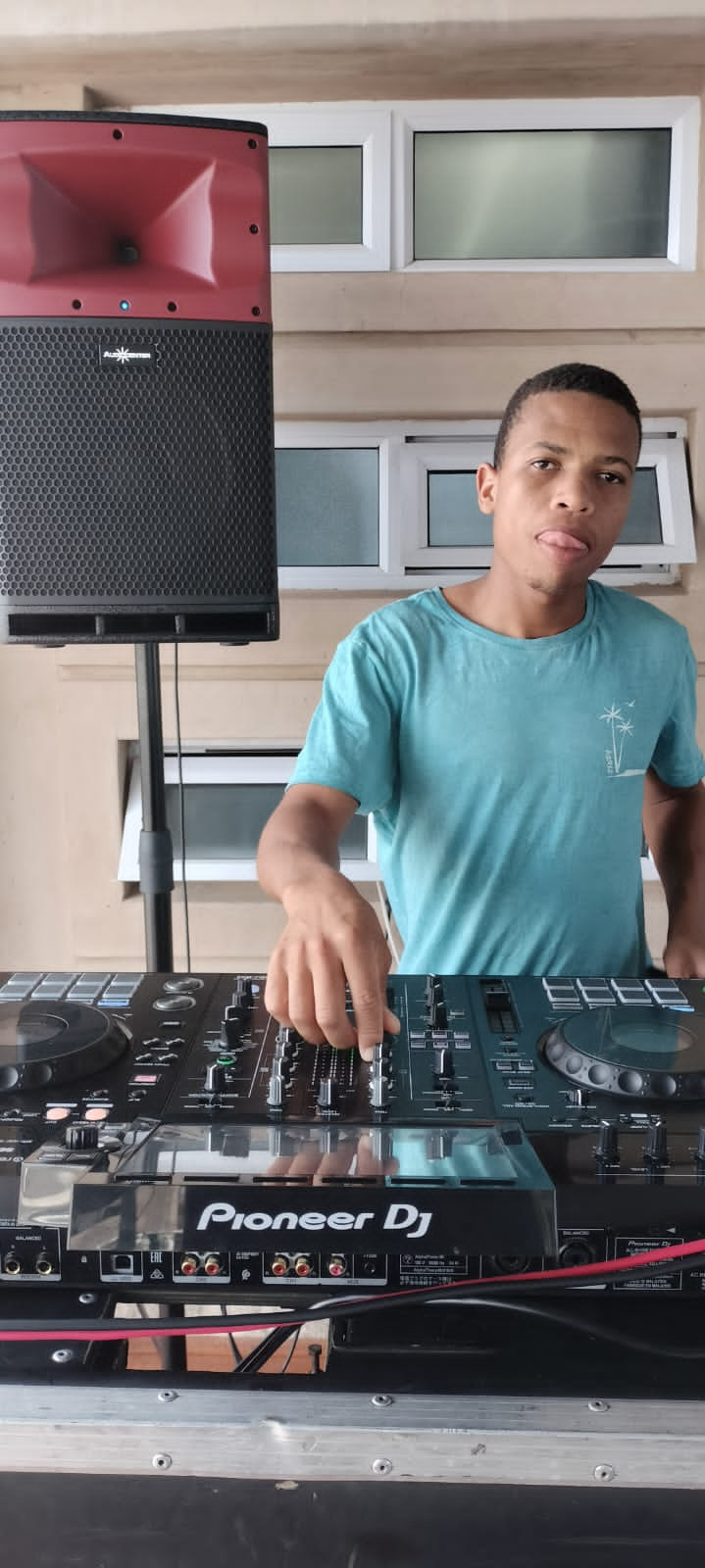 DJ CELOH RSA GQOMU MIX THE BEST MIX ON 2023 LIVE ON KHOZI F.M - DJ CELOH  AKADLALI NEZINGANE