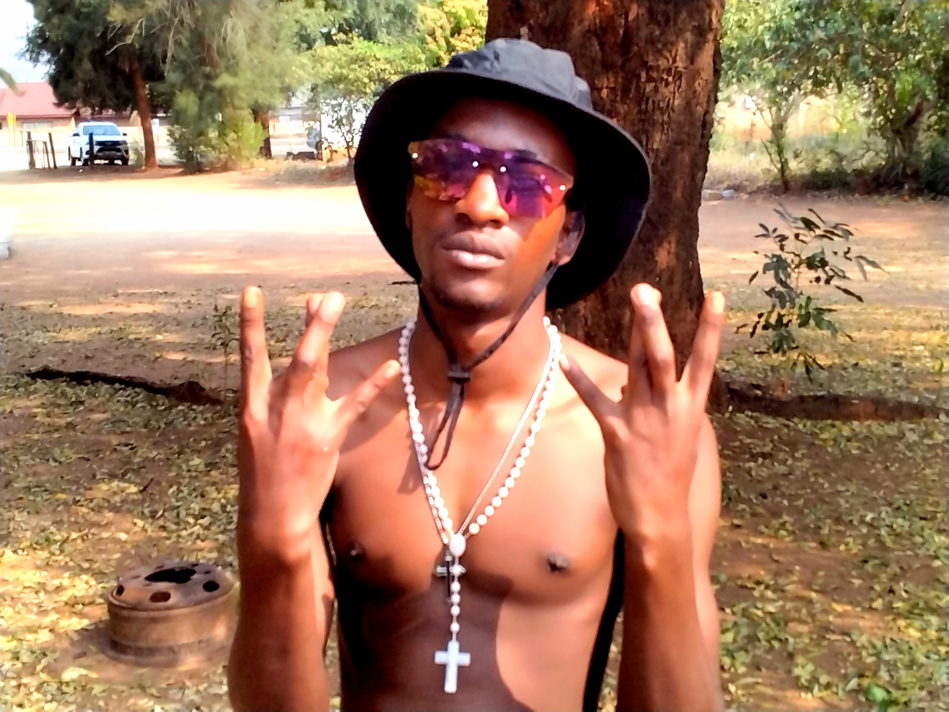 Awu vuyi kaya - Trigger ft Mkhulu