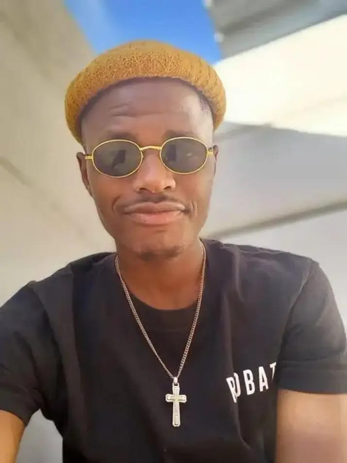 In love with a Prostitute - A'Tee D'King Rsa ft Dee TheCoolGuy