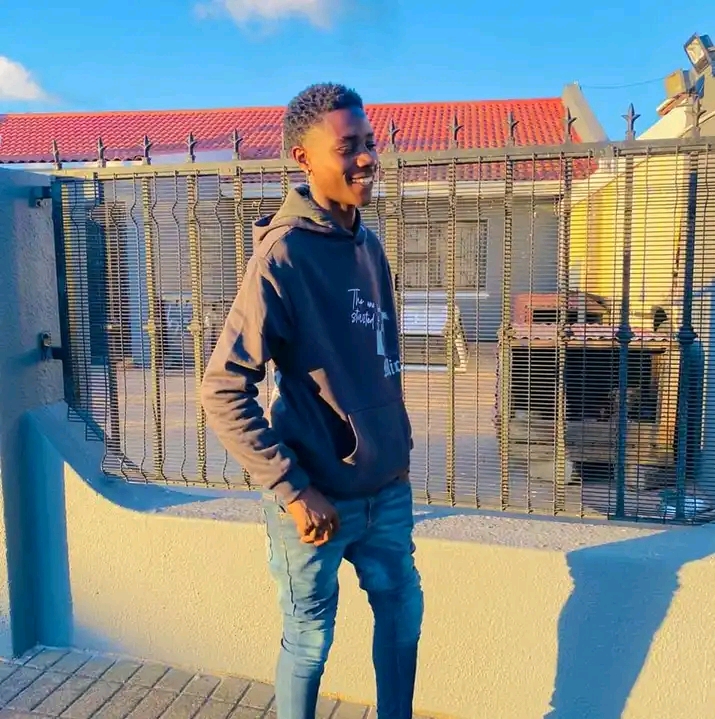 Request too P.E !! - UFORNIC Ft Renzo Da DJ