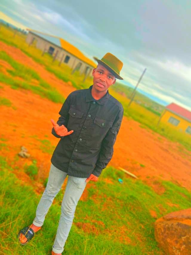 UKHULE DYAN - Lil LustaR King SA