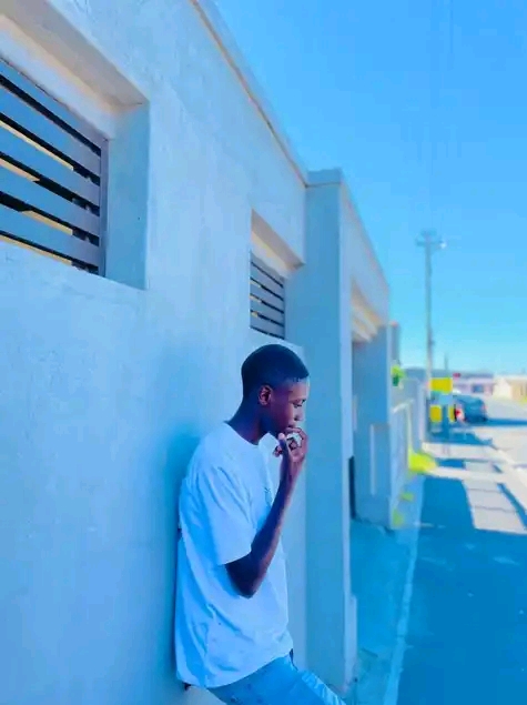 Last man standing !! - Renzo Da DJ Ft UFORNIC